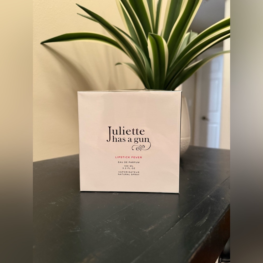 Juliette Has a Gun Lipstick Fever Eau de Parfum — 100 ML - Picture 5 of 11